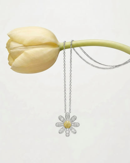 Daisy du Printemps Diamond Pendant Necklace